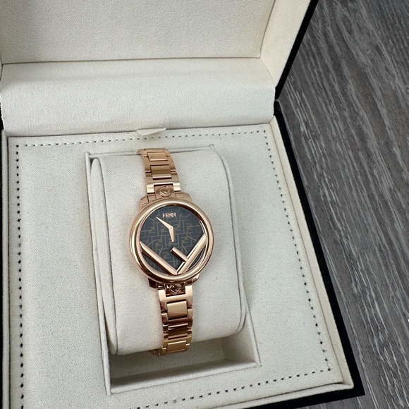 Fendi Watch - Picture 2 of 10